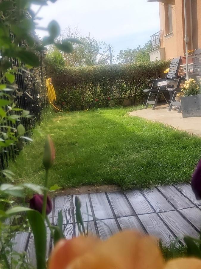 Saint Nicholas Varna Lovely 2 Bedroom Apartment With Sunny Garden Exterior foto